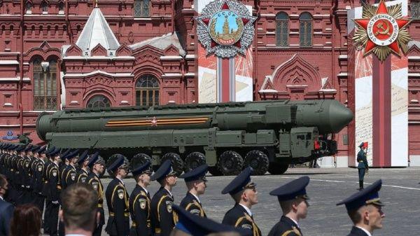 Rusia y Estados Unidos son las principales potencias nucleares y el control de las mismas está limitado por las versiones de los START
