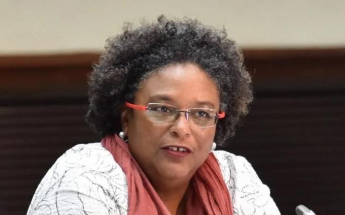 Mia Mottley primera ministra de Barbados