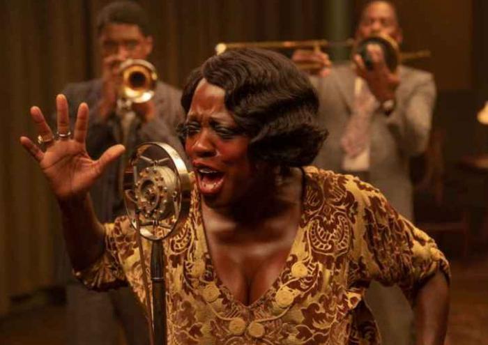 Soberbia la actuación de Viola Davis en La madre del blues: Ma Rainey´s Black Botton. 