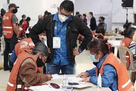Ecuador revisa actas electorales 