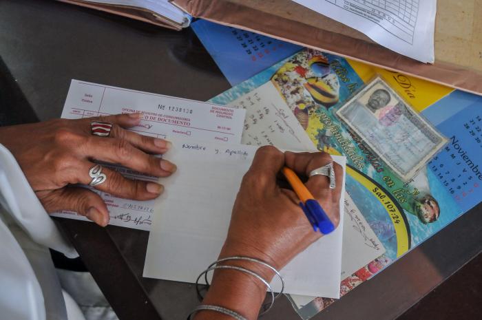 Esta resolución tiene dentro de sus propósitos evitar la aglomeración de personas en las instituciones de Salud Pública y en las Oficinas de Registro de Consumidores.