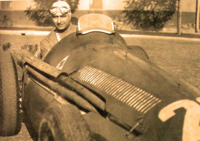 Juan Manuel Fangio

Fajm0030