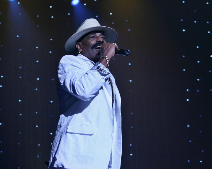 Pedrito Calvo y la Justicia en la Gala del EGREEM en el teatro Karl Marx (foto personal)
Foto.Yander Zamora 31/05/2009
Cdro0016