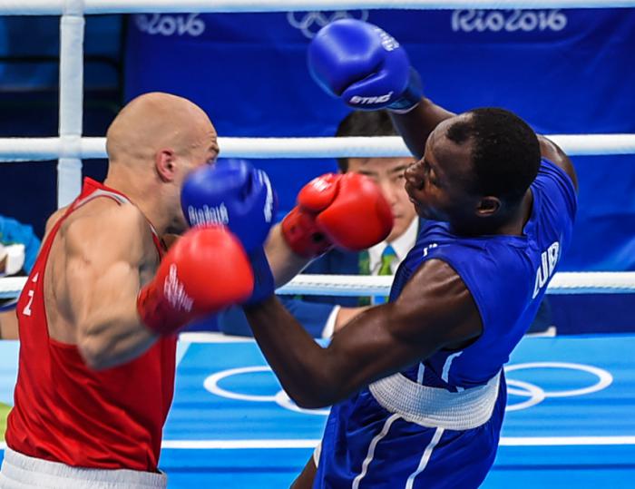 Vassiliy Levit (izquierda) derrotó en los Juegos Olímpicos de 2016 a Erislandy Savón. Foto: Marcelino Vázquez