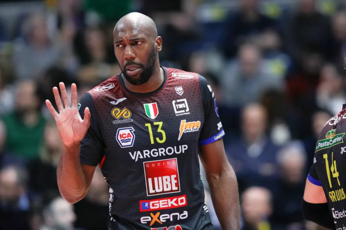 Robertlandy Simón destacó con 14 puntos en la derrota del Lube Civitanova.