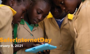 Niños y jóvenes centro de atención en el Día de Internet Segura