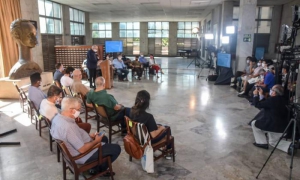 conferencia de prensa sobre las palabras de Fidel a los intelectuales