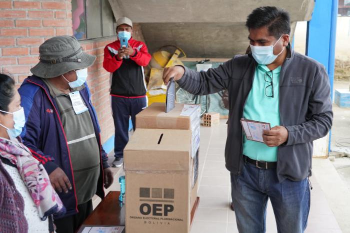 Elecciones regionales en Bolivia Protección contra la Covid-19-Coronavirus - nasobuco