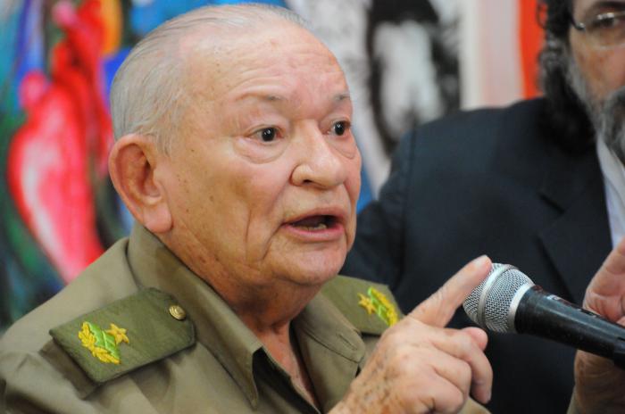 asesor del Presidente de los Consejos de Estado y de Ministros.