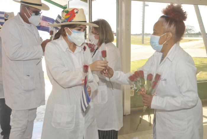 Brigada médica del Contingente internacional de médicos especializados en situaciones de desastres y graves epidemias Henry Reeve, integrada por 25 colaboradores, que brindó asistencia sanitaria a los damnificados por los huracanes Eta e Iota, en Honduras