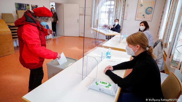 Los sondeos previos ya auguraban una doble derrota de la formación de Merkel.