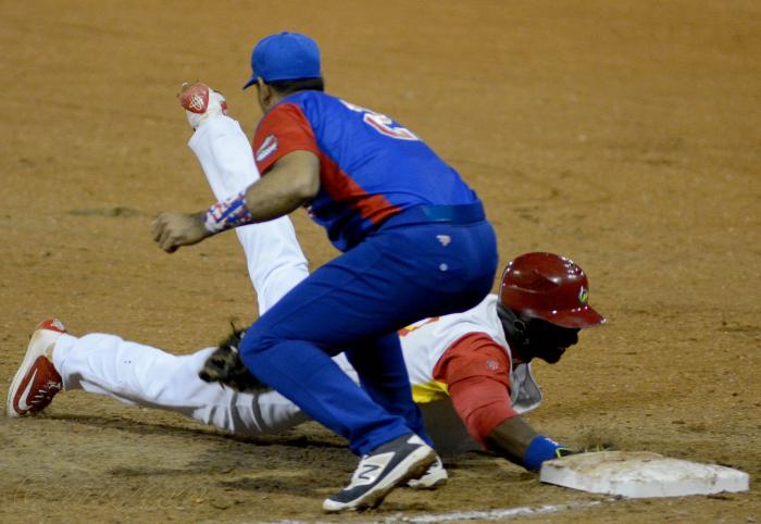 Beisbol-serie 57 play off MTZ vs GRM