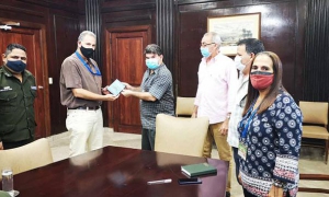 Editorial Capitán San Luis dona libros digitales a la Biblioteca Nacional de Cub