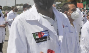 Regresa a Cuba brigada Henry Reeve que se encontraba en México  