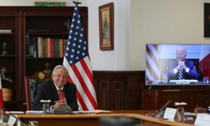 Joe Biden y Amlo durante su primera videoconferencia.	