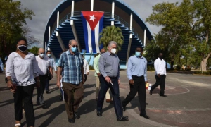 El Presidente de la República, Miguel Díaz-Canel Bermúdez, acompañado por el rec