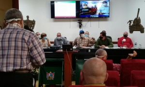 Al explicar las transformaciones que se introducen en los municipios para hacer 