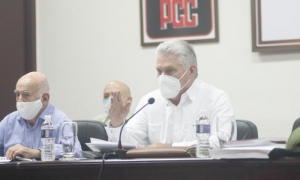 Trabajo en comisiones para analizar y enriquecer los documentos que serán valora