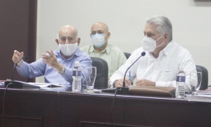 Trabajo en comisiones para analizar y enriquecer los documentos que serán valora