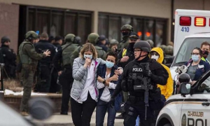 Investigan tiroteo masivo en Colorado, EE. UU.