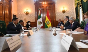 Delegaciones de México y Bolivia, encabezadas por sus presidentes Andrés Manuel 
