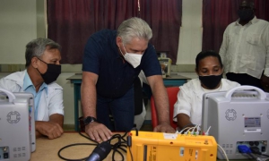 Visita de Díaz-Canel a Combiomed Tecnología Médica Digital
