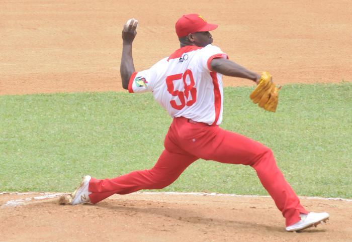 Serie Nacional  de Pelota numero 60 entre Granma y Matanza 
 ganadores del quinto  juego, Yoenny Yera lanzador de Matanza
