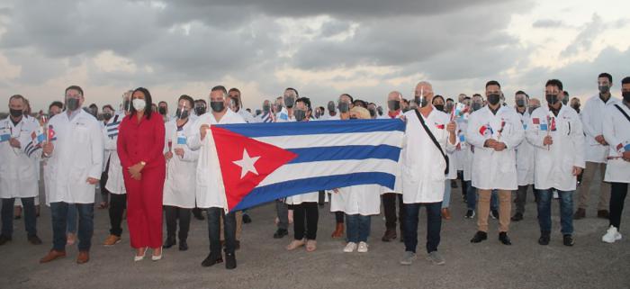El personal sanitario cubano en Panamá en tan solo en cuatro meses realizó 41 945 atenciones médicas y 55 412 procederes, gracias a lo cual lograron salvar 1 393 vidas.