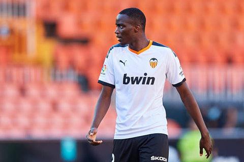 El futbolista francés del Valencia, Mouctar Diakhaby,
abandonó el terreno tras recibir ofensas racistas. FOTO: EFE