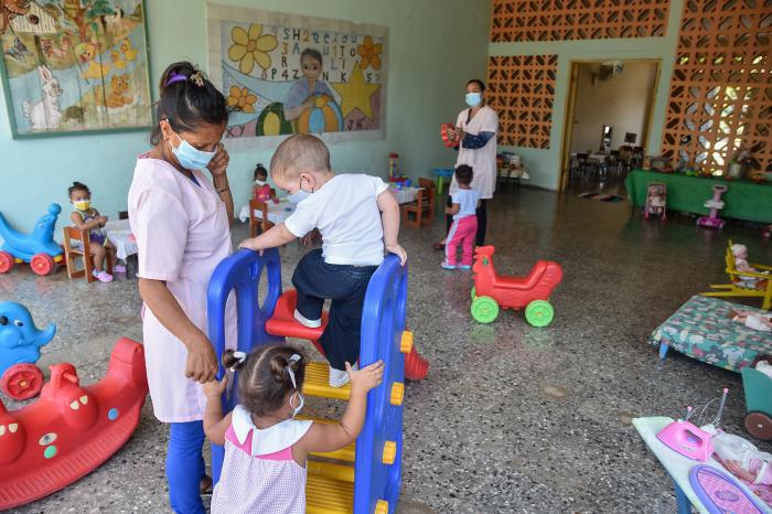 La máster en Ciencias María de los Ángeles Gallo Sánchez, directora nacional de Primera Infancia, refirió que «la creación de estas instituciones confirma el profundo contenido de justicia social y mejoramiento humano, esencias de la Revolución. Es un hom