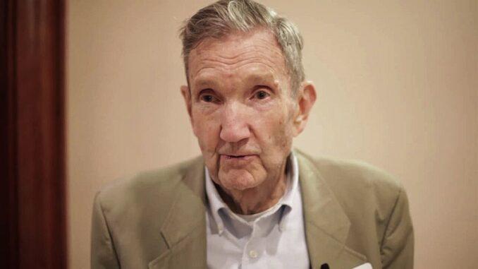 Ramsey Clark, exfiscal
general de ee. uu
