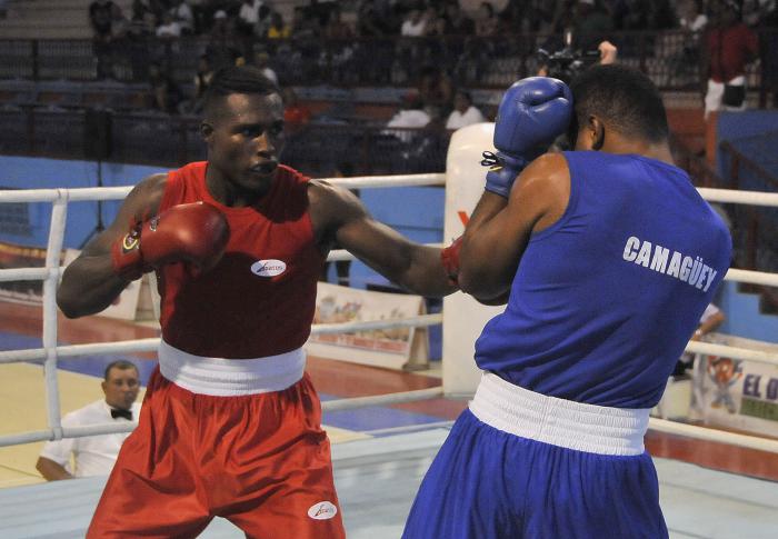 58 Edicion del Torneo Nacional de Boxeo Playa Giron-Camaguey 2019- combate de  91 kg entre  Carlos Frometa de CMG de color azul y Julio Cesar La Cruz de CMG de color rojo y ganador del combate