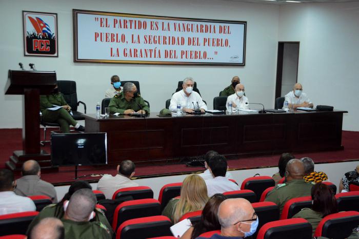 Lo primero es que quienes fueron delegados, a partir de sus propias vivencias, empiecen a trabajar 
con la militancia y los trabajadores de diferentes sectores. 