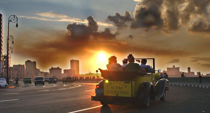 LA HABANA AL ATARDECER