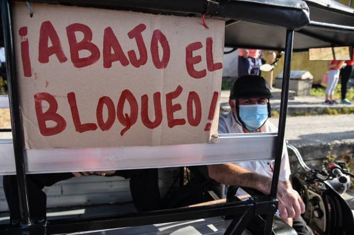 Caravana contra el bloqueo en Villa Clara