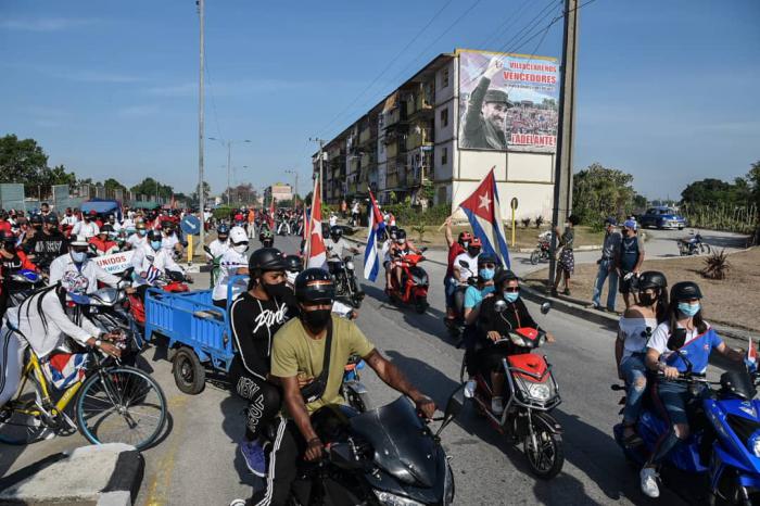 Caravana contra el bloqueo en Villa Clara