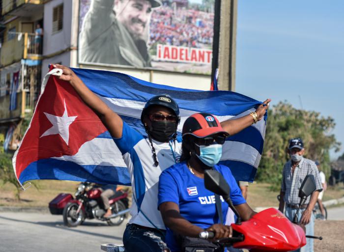 Caravana Puentes de amor contra el Bloqueo, en Villa Clara Protección contra la Covid-19 - coronavirus - nasobuco