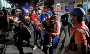 Migrantes centroamericanos organizan más caravanas para llegar a Estados Unidos