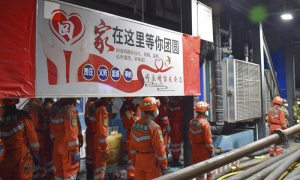 SOBREVIVEN OCHO PERSONAS A INUNDACIÓN DE UNA MINA EN CHINA