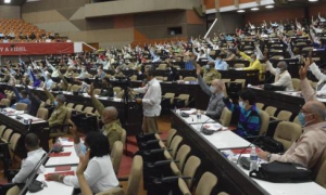 La Conceptualización actualizada ratifica que la sociedad cubana se encuentra en el período histórico de construcción del socialismo, así como los principios en que se sustenta el ideal de sociedad socialista, forjado durante el proceso revolucionario en función de materializar la Visión de la Nación, Soberana, Independiente, Socialista, Democrática, Próspera y Sostenible