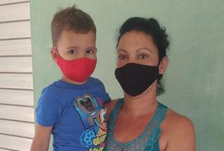 La población infantil con edades superiores a los dos años puede usar el nasobuco, siempre con la supervisión de los padres. foto: Ventura de Jesús 