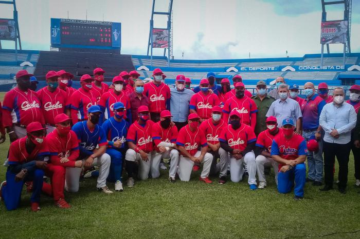 visita diaz-canel al latinoamericano beisbol