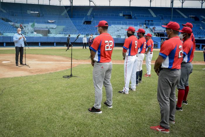diaz-canel visita el latinoamericano