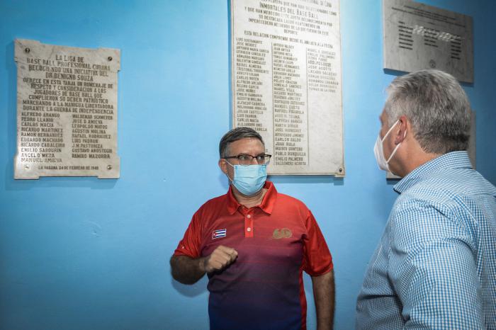 visita al estadio latinoamericano diaz-canel