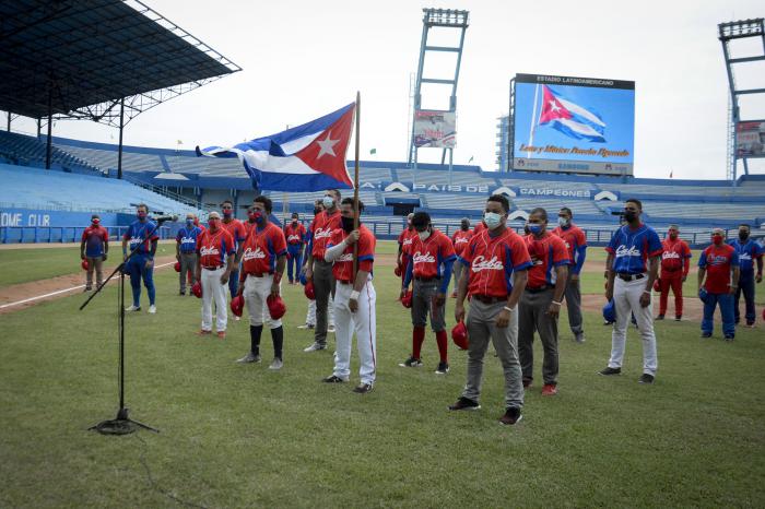 visita al estadio latinoamericano diaz-canel