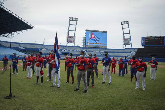 visita al estadio latinoamericano diaz-canel