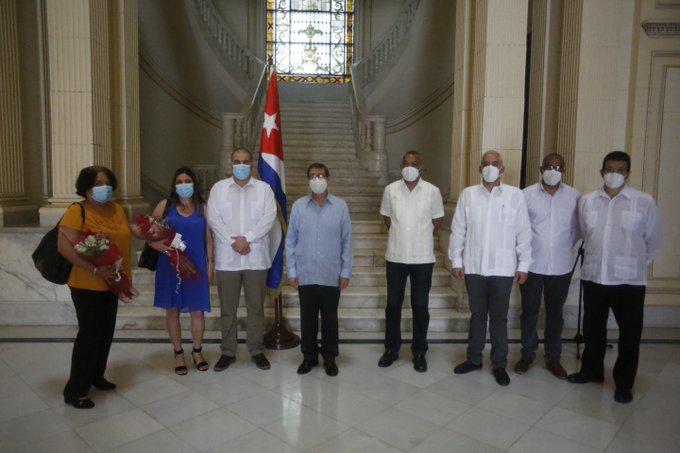 cto de recibimiento al Primer Secretario de la Embajada en Colombia, Omar García.