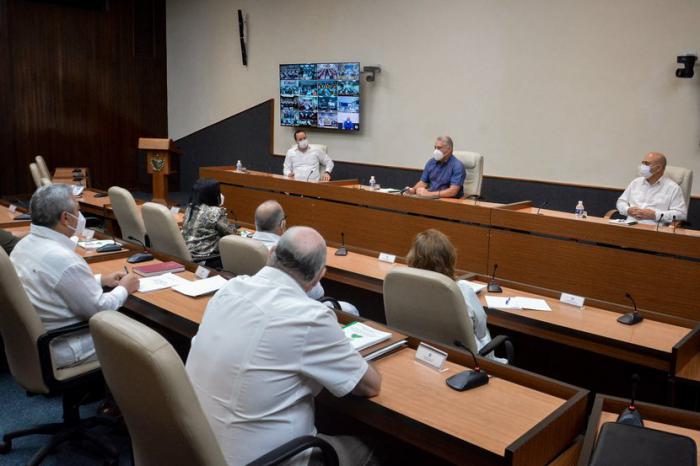 Sostiene Díaz-Canel conversación con médicos cubanos que prestaron ayuda en México y Panamá  