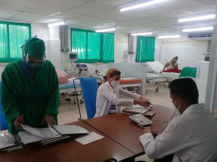 La unidad de cuidados intensivos de emergencia del cuerpo de guardia del hospital «Celia Sánchez Manduley» fue uno de los primeros objetos de obra concluidos.