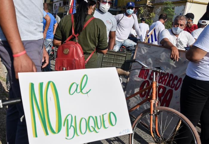 El bloqueo económico, comercial y financiero que impuesto el gobierno de Estados Unidos a Cuba por casi seis décadas constituye el sistema de sanciones más injusto y prolongado que se haya aplicado contra cualquier país